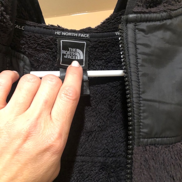 Black Northface fuzzy jacket - Picture 4 of 4